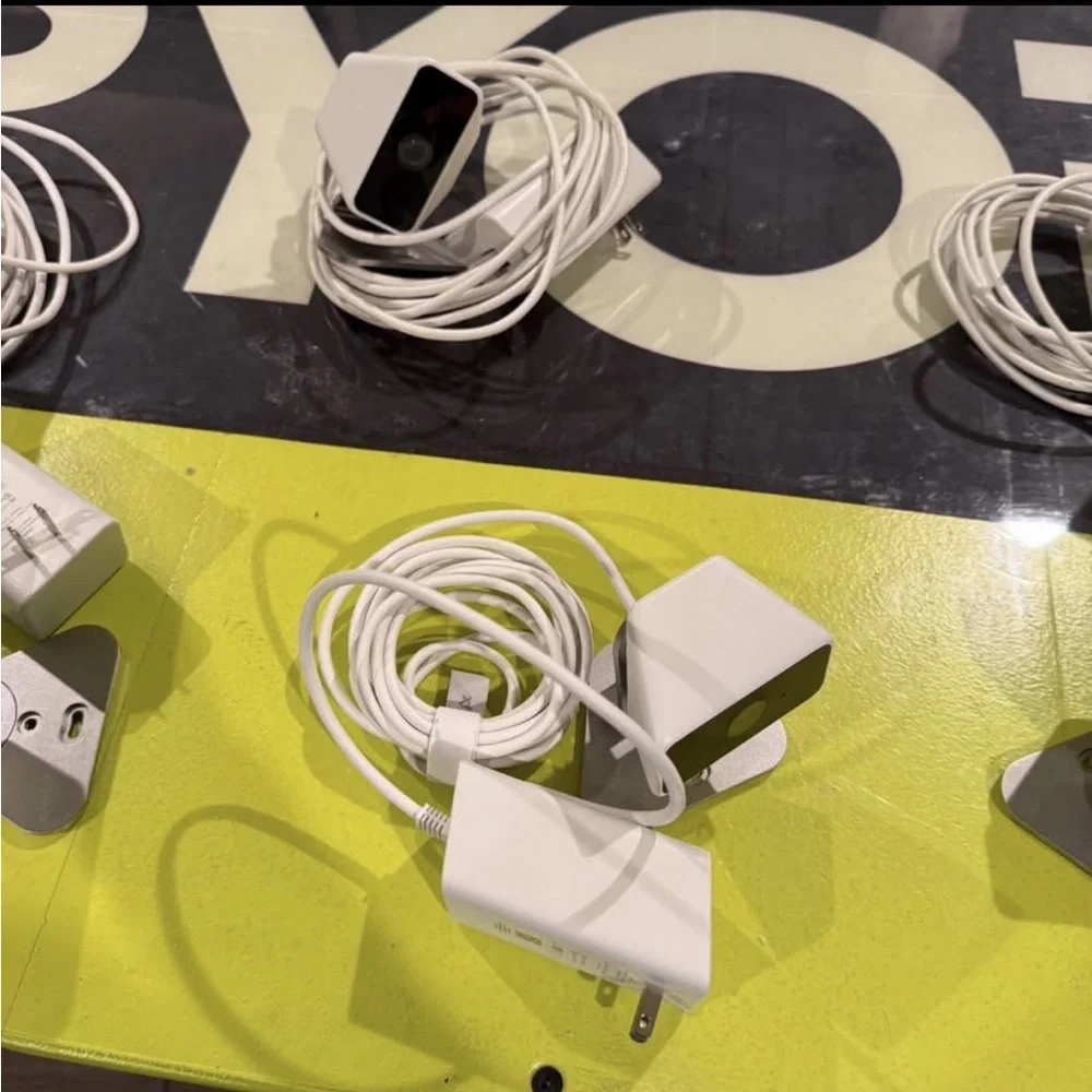 Xfinity Home Security Camera System bundle. - Picture 4 of 6